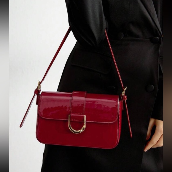 Burgundy / maroon / dark red / wine color adjustable patent gold buckle bag - Picture 9 of 15